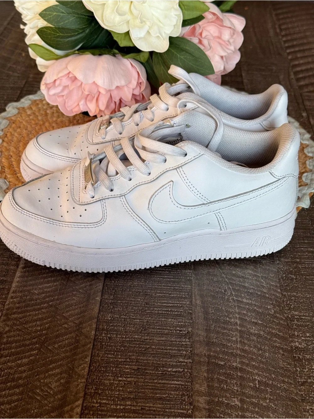 Nike Air Kids White Low-Top Sneakers